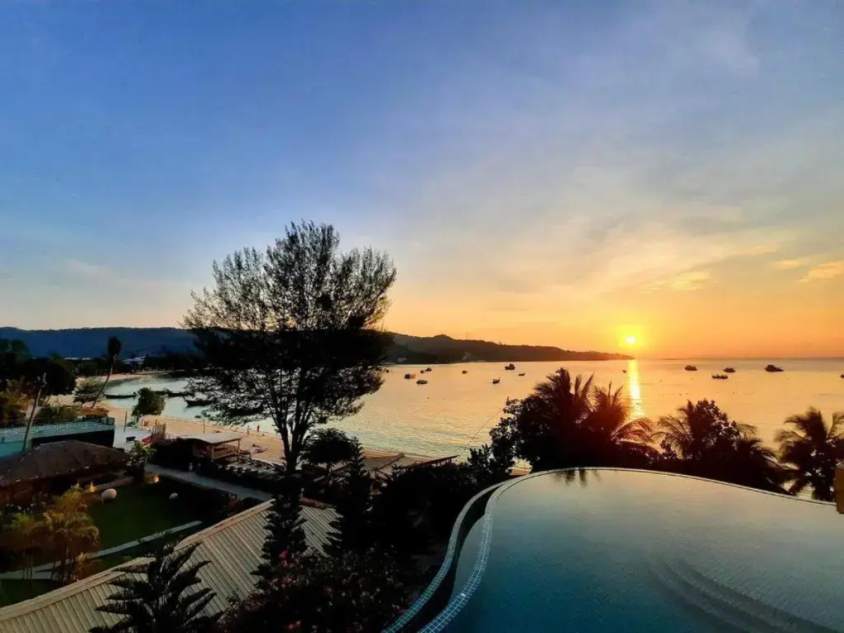 Phi Phi Cliff Beach Resort