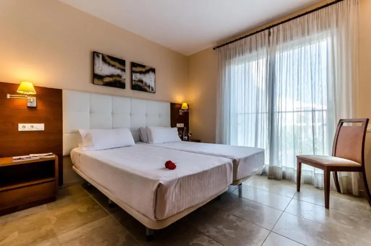 Курорт El Plantio Golf Resort