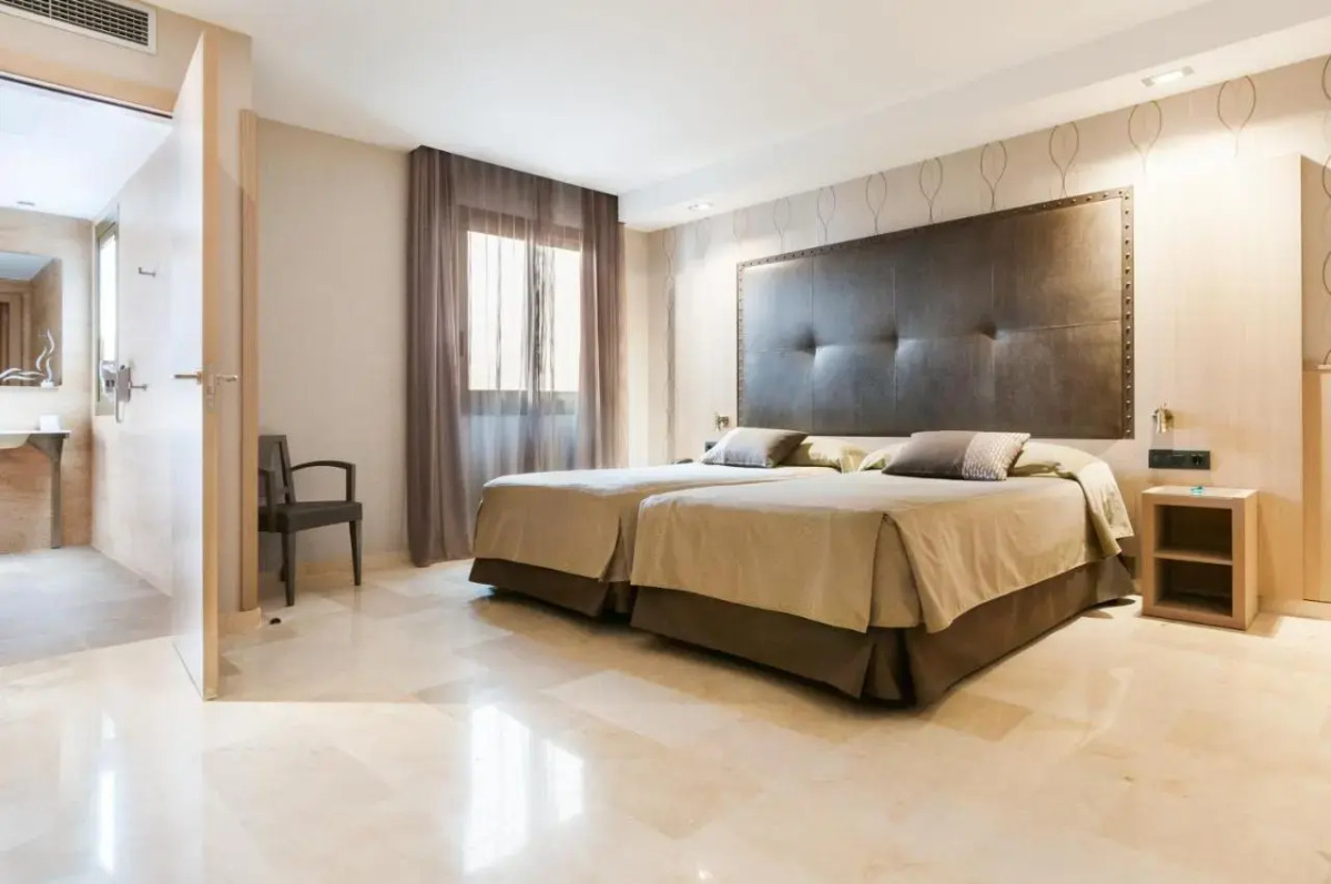 Отель Gran Barcino 