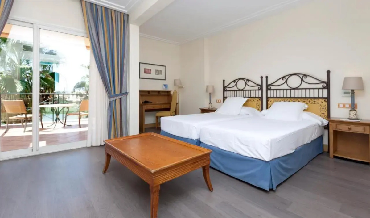 Отель Alicante Golf