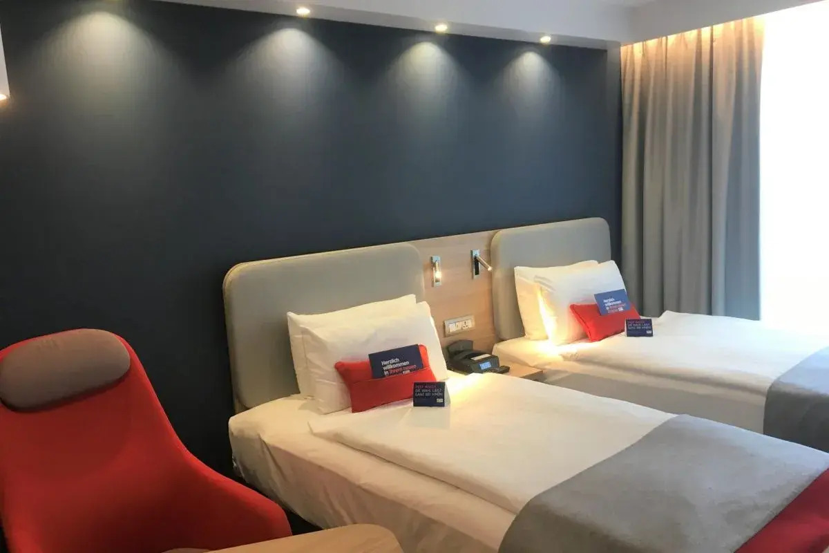 Holiday Inn Express Zurich Airport by IHG