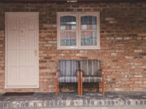 The Old Fourpenny Shop Hotel