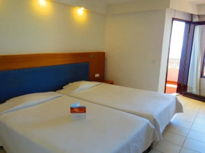 Alfamar Beach & Sport Resort