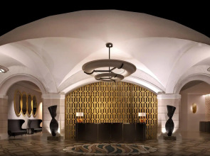 Royal Savoy Hotel & Spa