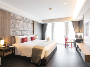 Ramada Plaza by Wyndham Chao Fah