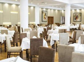 The Golden Coast Beach Hotel