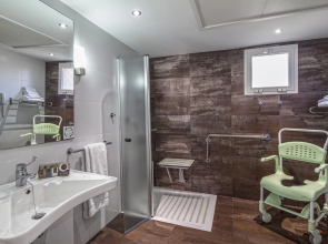 Отель Los Amigos Beach Club