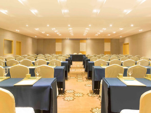 Grand Mercure Hotel Hualing