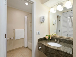 Comfort Suites Paradise Island