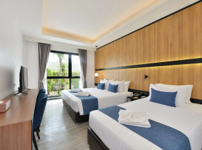 Gate43 Airport Hotel