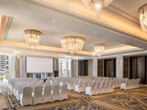 Wyndham Grand Doha West Bay Beach