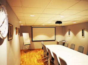 Spoton Hostel & Sportsbar