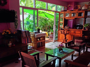 Sairougn Seaview Hotel