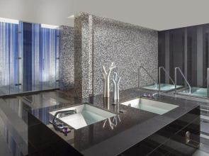 Royal Savoy Hotel & Spa