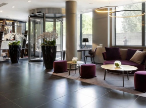 AC Porte Maillot Hotel