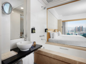 Nina Hotel Tsuen Wan West