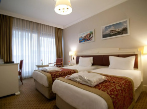 Taksim Metropark Hotel