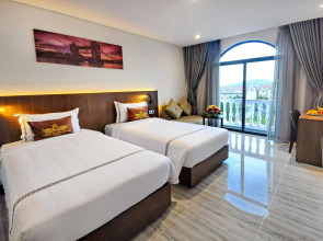 Crown Nguyen Hoang Hotel