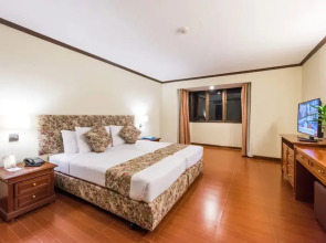 Апартаменты Omni Tower Direct Rooms Sukhumvit Soi 4