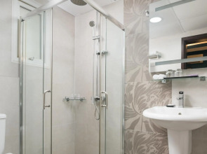 Al Hail Waves Hotel Managed By Centara