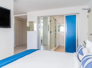 Clevelander Hotel – Adults Only