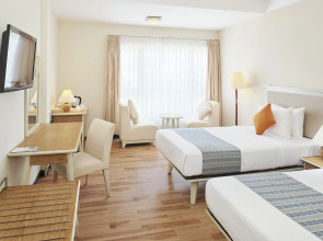 Sandy Beach Non Nuoc Resort