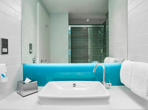 Holiday Inn Express Amsterdam - City Hall by IHG