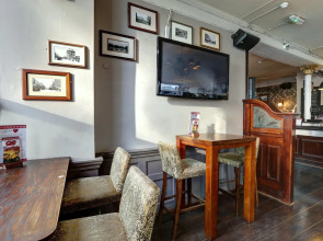 PubLove @ The Green Man - Hostel