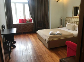 Пафос на Киевской