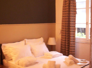 The New Yorkers Hotel