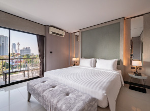 Manhattan Pattaya Hotel