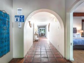 Whale Rock Luxury Lodge