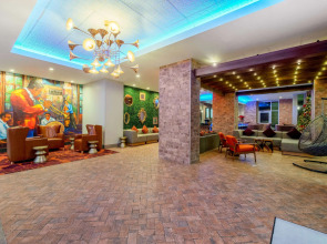 La Quinta Inn & Suites by Wyndham New Orleans Downtown