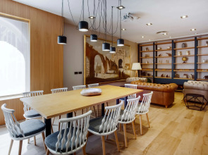 Catalonia Giralda Hotel