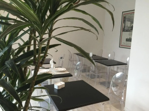 Blue Shades Aparthotel