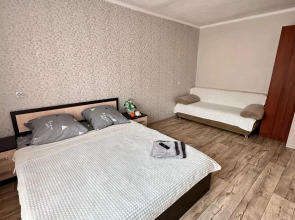 Ideal Apartment (Идеал Апартмент) на улице Первостроителей 1