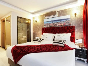 Taksim Doorway Suites