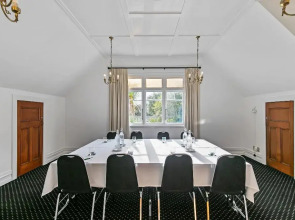 The Parnell Hotel & Conference Centre