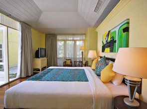 Baan Bayan Beachfront Hotel