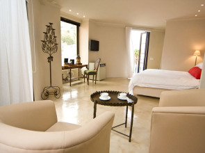 Rouge on Rose Boutique Hotel