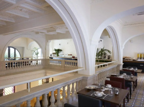 Отель The Building