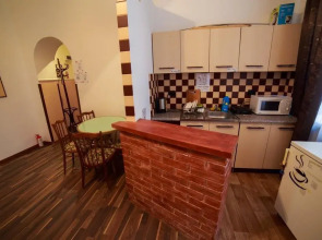 Hollywood Home Hostel