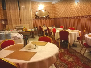 Royal Residence Hotel