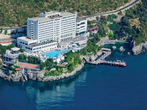 Korumar Deluxe Hotel