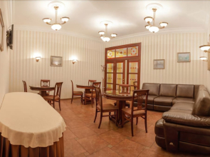 Гостиный Дом