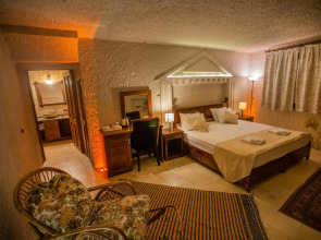 Hermes Cave Hotel