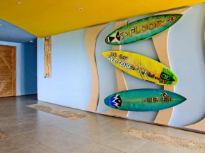 Bliss Surfer Hotel Legian