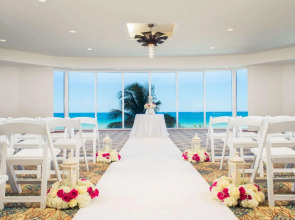 DoubleTree Resort & Spa by Hilton Ocean Point-N. Miami Beach