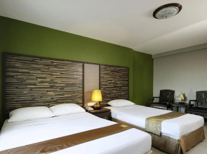 Rambuttri Village Inn & Plaza