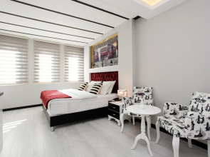 Taksim Doorway Suites